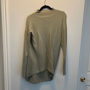 Elegant Ribbed Women Sweater in Cream